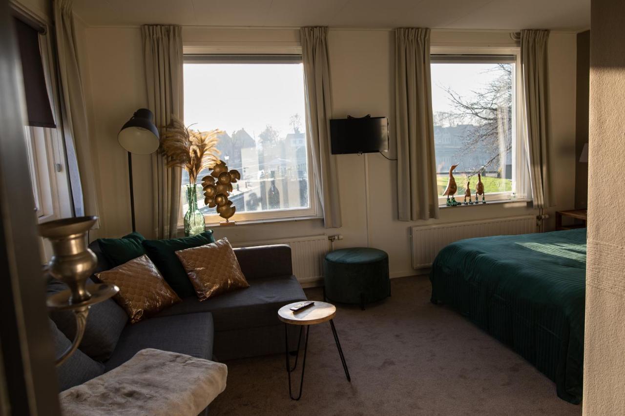 Yep! Slapen Bij De Sluis Bed & Breakfast Blokzijl Exterior photo