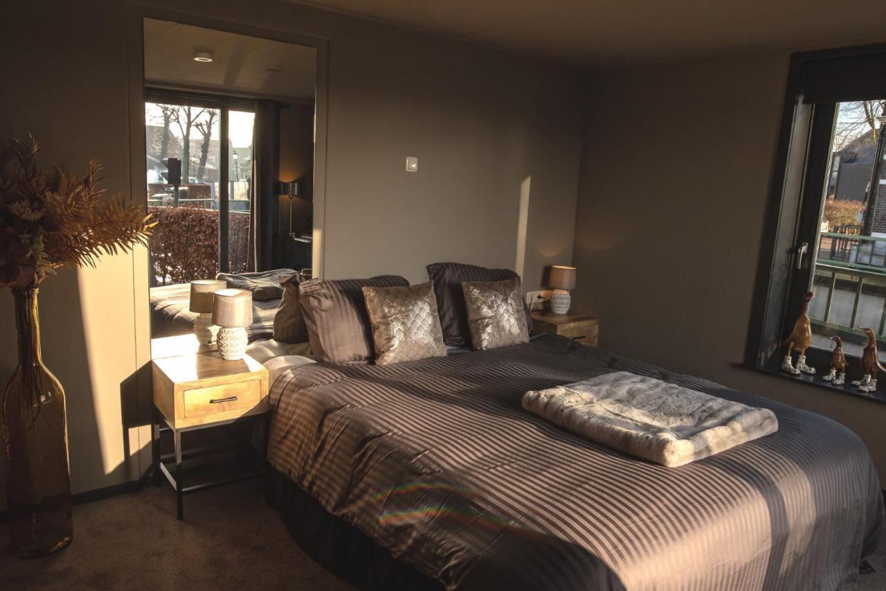 Yep! Slapen Bij De Sluis Bed & Breakfast Blokzijl Exterior photo