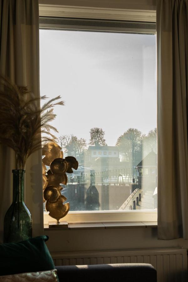 Yep! Slapen Bij De Sluis Bed & Breakfast Blokzijl Exterior photo
